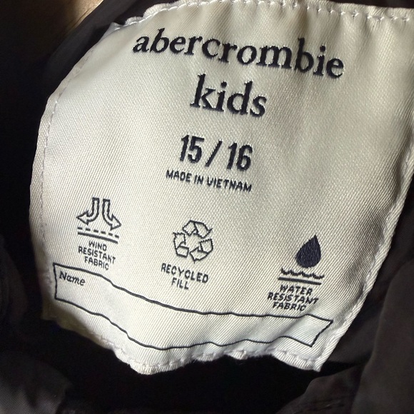 Abercrombie Kids Black Quilted Full Zip Jacket Water and Wind Resistant - Picture 3 of 6